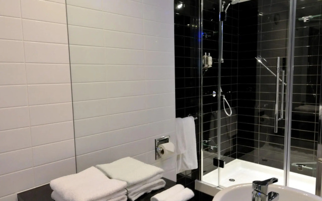 Holiday Inn Express London Heathrow T5 by IHG