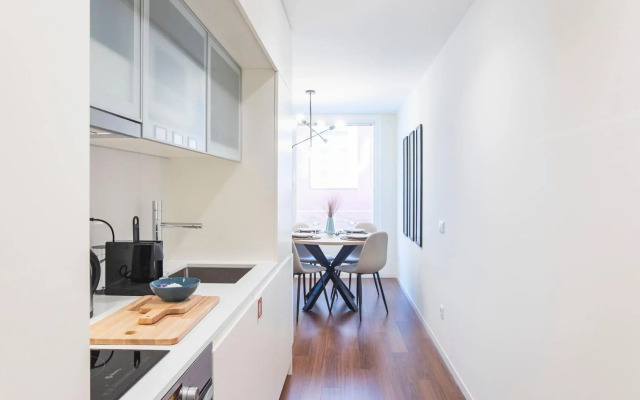 Bombarda Apartments by LovelyStay