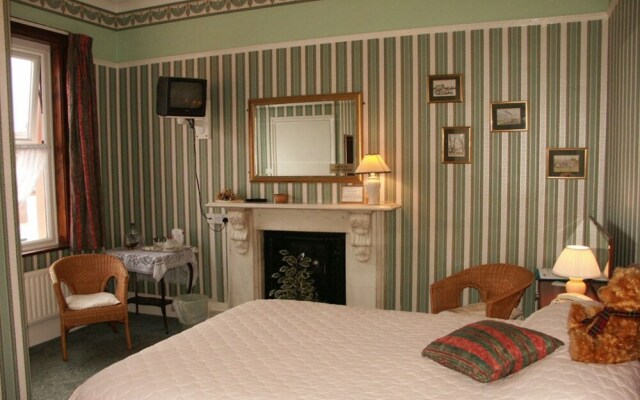 The Moorings - Guest House