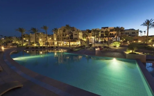 Azzurra Sahl Hasheesh