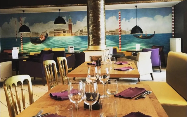 Hotel Novel Restaurant La Mamma