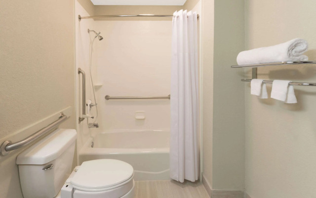 Days Inn Fairmont