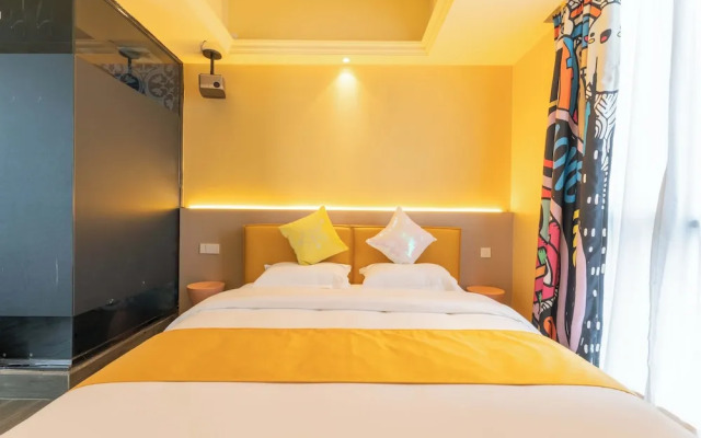 Wind Sleeping Color Hotel