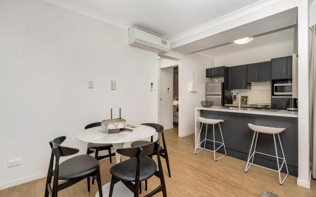 The Strand - 2BR Unit with Wifi and Beach