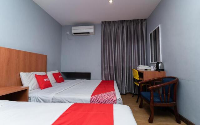 OYO 90207 Sir Inn