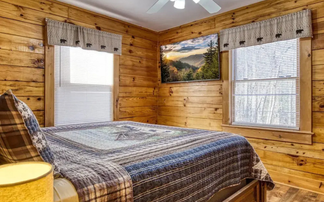 Greenbrier Woods 2 Bedroom Cabin