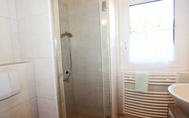 Spacious Holiday Home With Balcony, Sauna, Parking