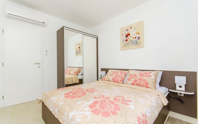 Apartments Villa V