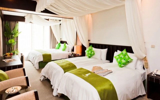 The Loft Seaside Suites