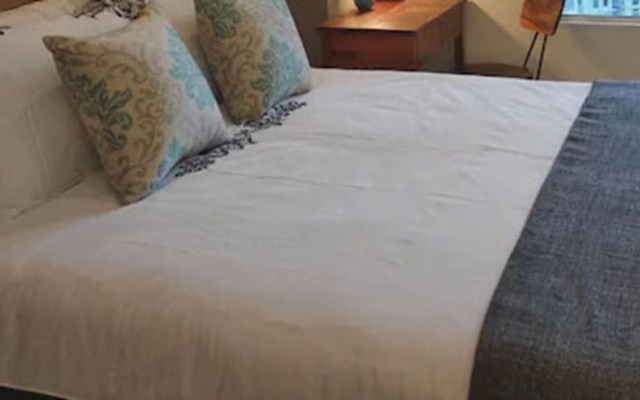 New CityView Safe Home 5min to Downtown