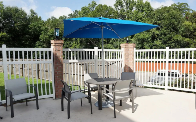 Holiday Inn Express Hotel & Suites Baton Rouge North