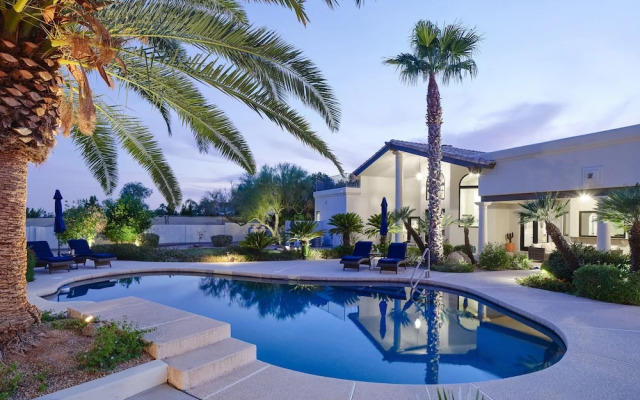 Luxury Mountain Estate-pool-spa-bbq+bar-fire pit