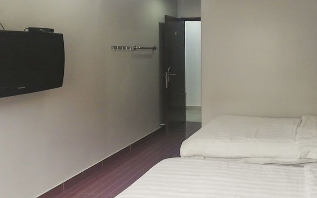 OYO 90248 Kapitan Inn