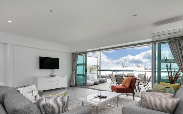 QV Absolute Waterfront with Carpark (481)