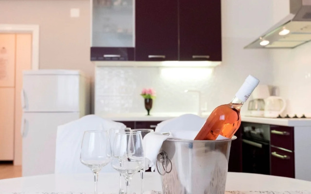 Cozy Villa in Ploce With Shared Pool