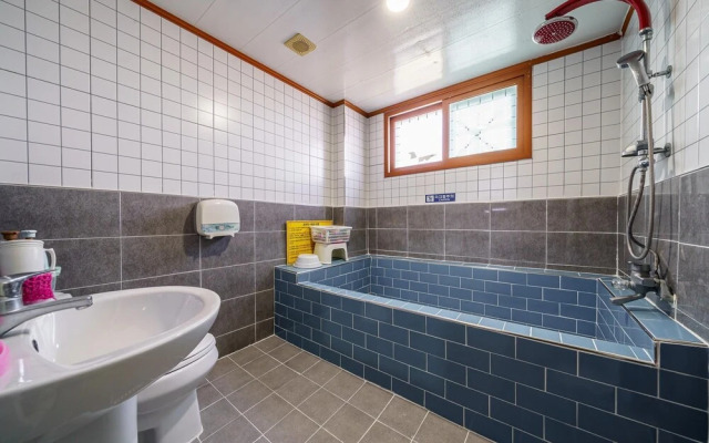 Ulsan Youngnam Alps Valentine Oncheon