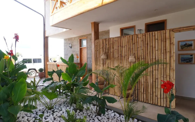 Moyoni Africa Lodge & Tours