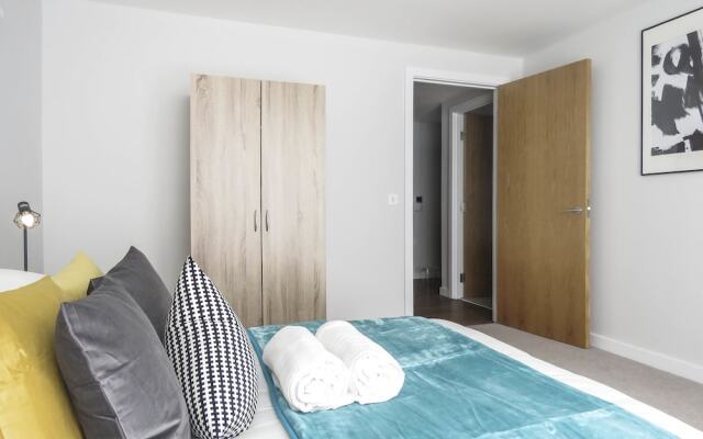 Tudors eSuites Birmingham Apartments with Gated Parking