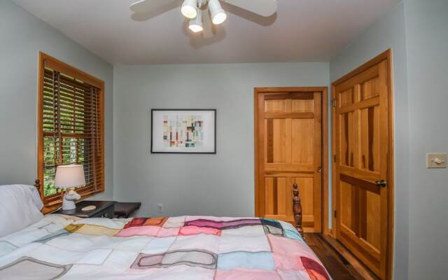 Swimming Bear Lodge 4 Bedroom House