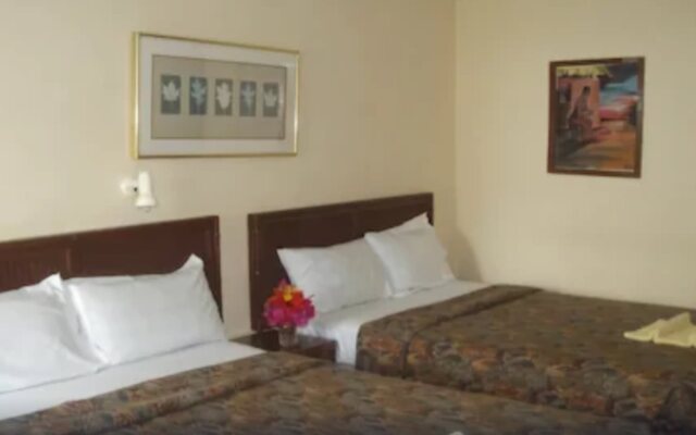Holiday Beach Club Hotel