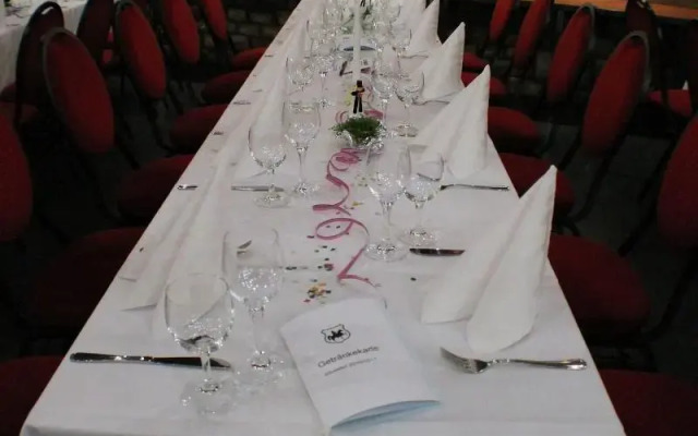 Zur Kaiserpfalz - Hotel-Spa-Camping