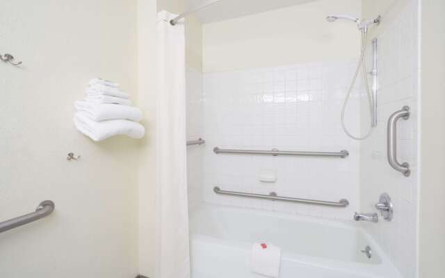 Super 8 by Wyndham Zanesville