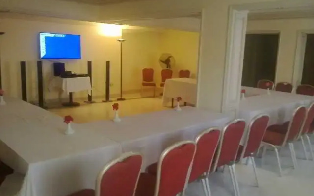 Kanzy Hotel