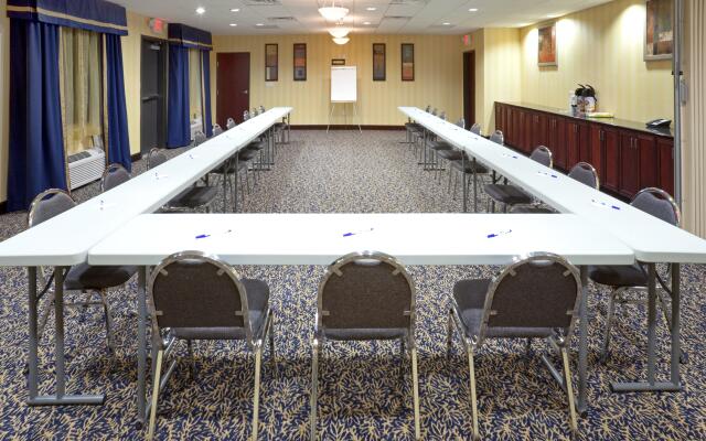 Holiday Inn Express & Suites Lubbock West by IHG