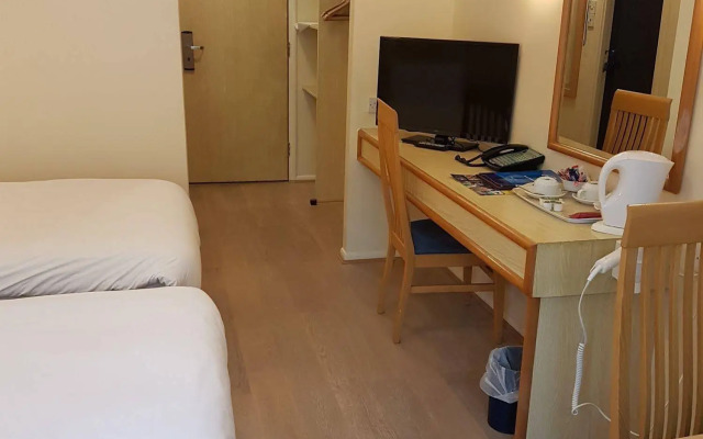 Travel Plaza Hotel