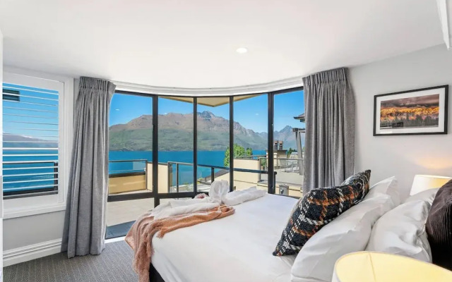 3-Bedroom Penthouse Apartment - The Beacon 1002