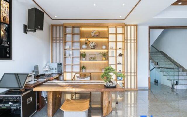 Yunshang Grassland Anji Yinxuanyuan Holiday Homestay