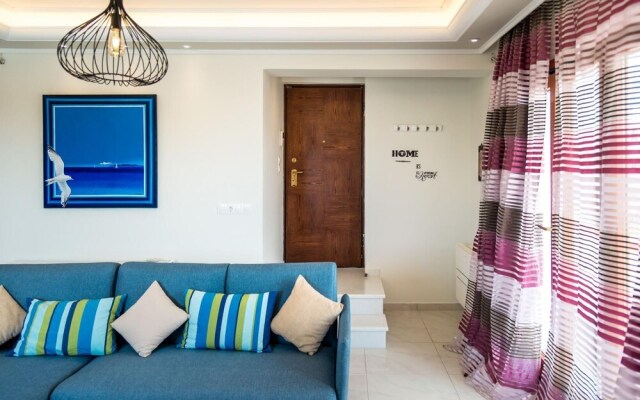 Leo - Unique Glyfada Apartment