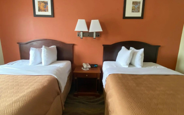 Travelodge by Wyndham La Porte/Michigan City Area