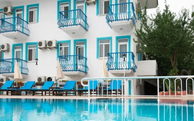 Mavi Yaprak Hotel