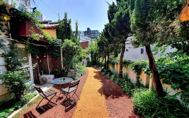SG Tailored Serviced Home 5min walk from metro
