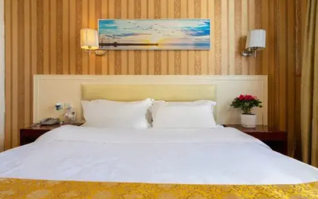 Chunhui Business Hotel