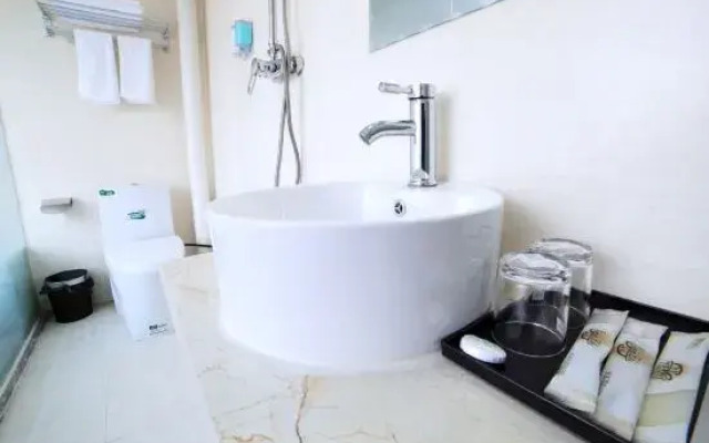 Xinxiang that month that fine guest room