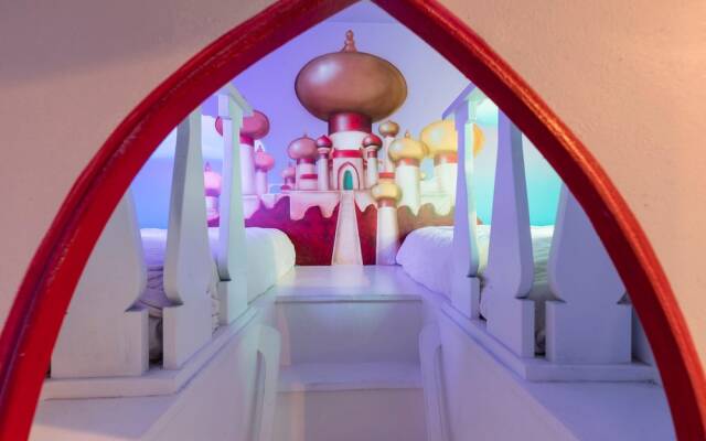 W318: 9 Bed, Avengers, Aladdin, Superhero Arcade