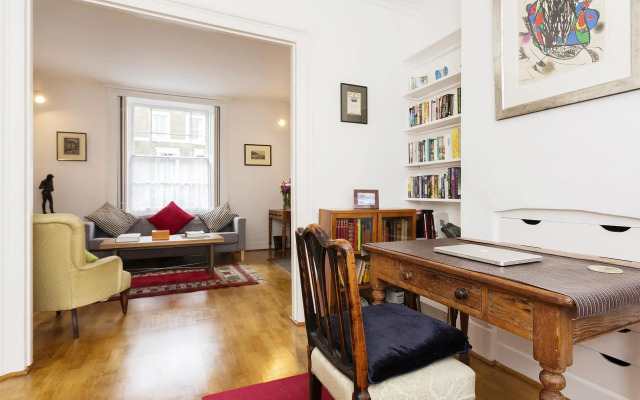 Veeve  Elegant 2 Bed Victorian House Vauxhall