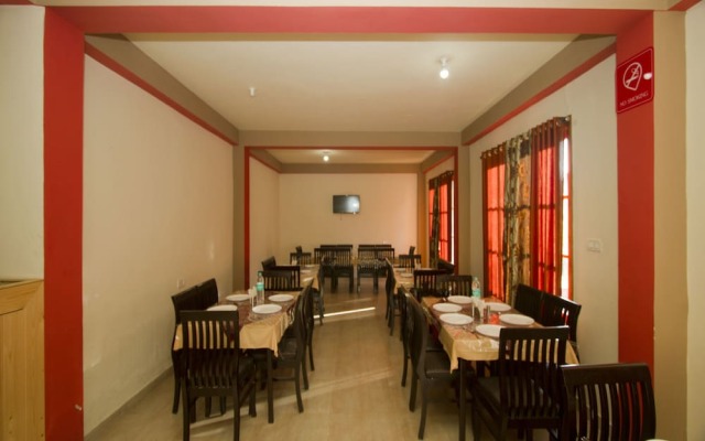 OYO 2943 Hotel Eco Groves