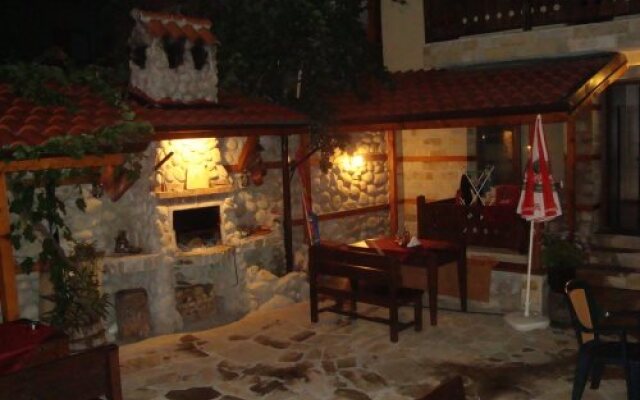 Kadeva House