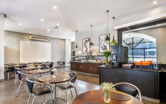 Plaza Inn American Loft