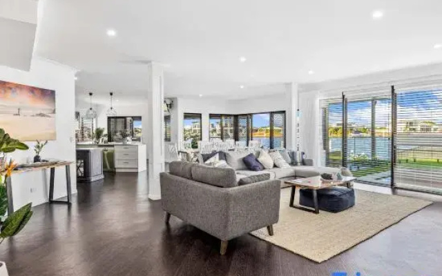 Opulent Canal-Front Retreat