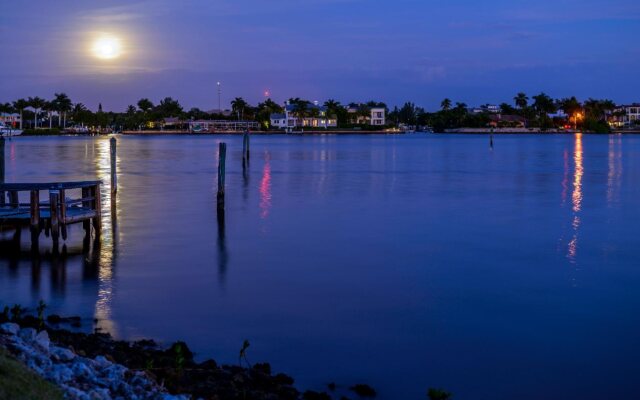 Charter Club Resort of Naples Bay