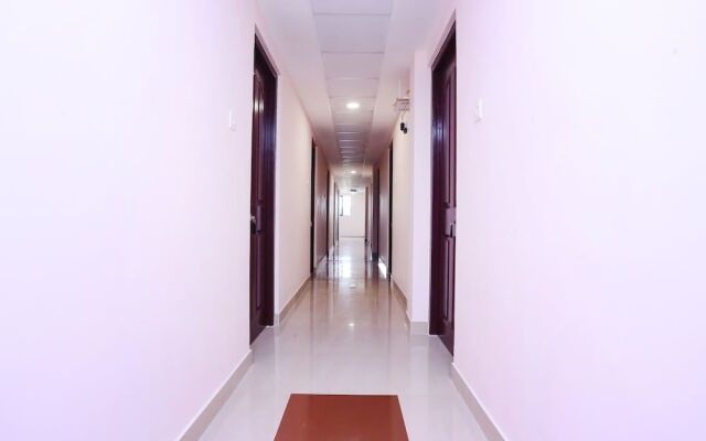 Oyo 13577 Tkr Metro Residency