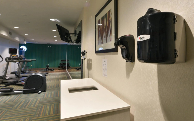 Holiday Inn Express & Suites Corona by IHG
