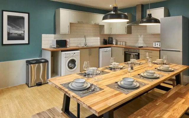 Host Stay The Falkner Quarters I and II