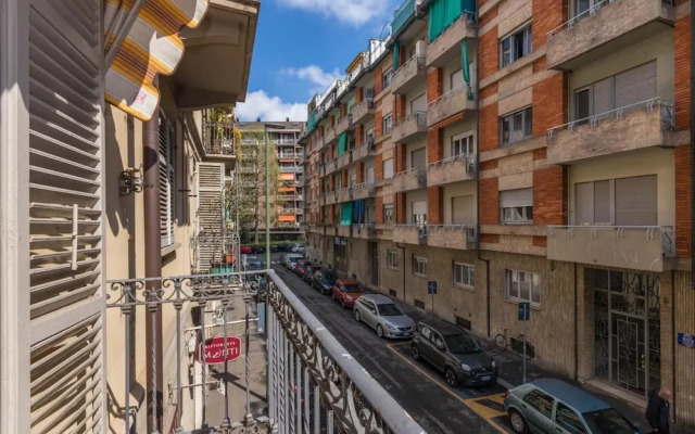 Appartamento in Piazza Adriano in Zona Cenisia