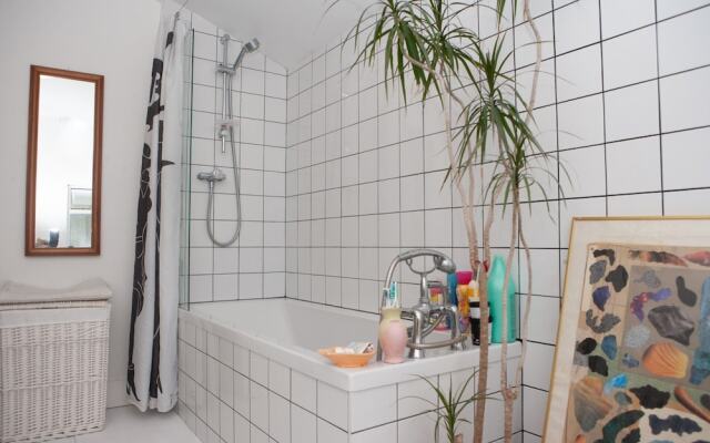 2 Bedroom House in Vibrant Easton