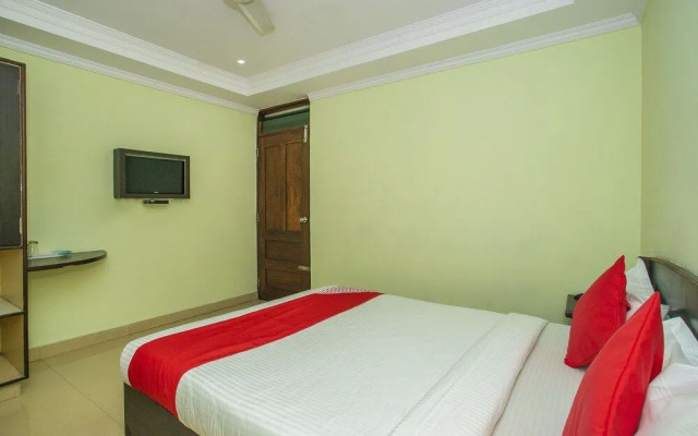 OYO 25121 Bns Lodge